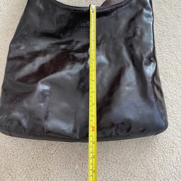 Large coach utility bag brown. Patent leather . - Picture 11 of 12